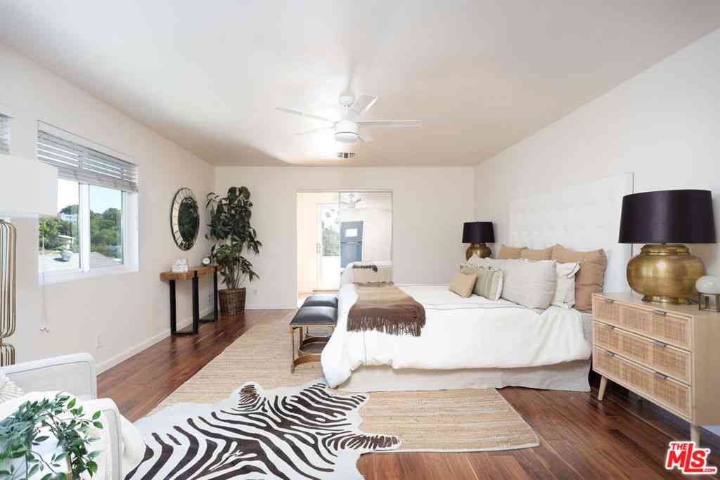 Condo For Sale - 3247 Descanso Drive<br/> Los Angeles, CA 90026