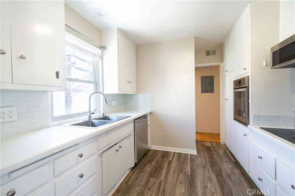 Condo For Rent - 1227 E 1st<br/> Los Angeles County, Long Beach, CA 90802