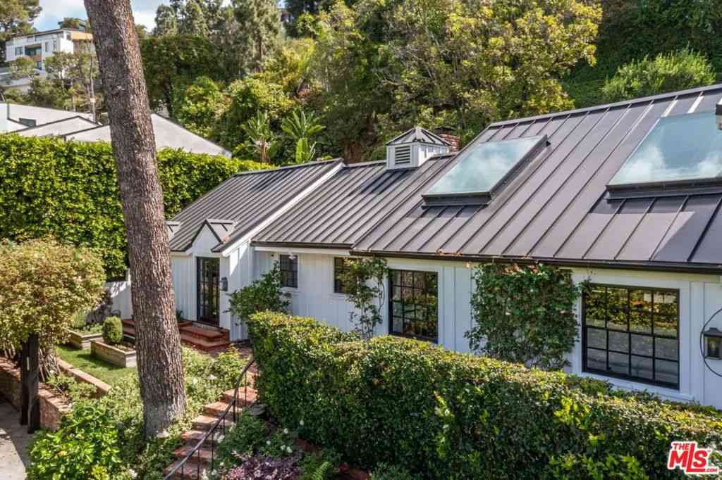 Homes For Sale - 9151 Warbler Place<br/> Los Angeles County, Los Angeles, CA 90069