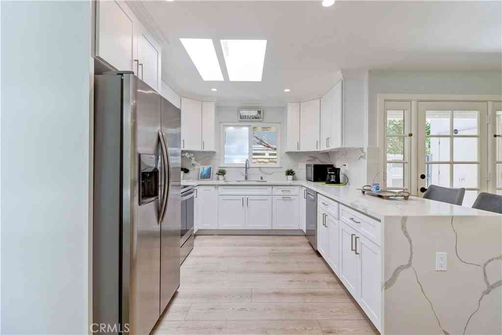 Condo For Sale - 2305 C Via Puerta<br/> Laguna Woods, CA 92637