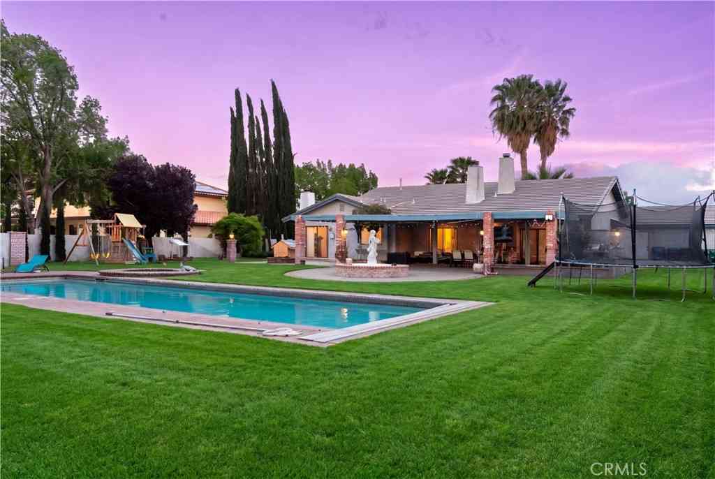 Homes For Sale - 4255 Conestoga Drive<br/> Los Angeles County, Lancaster, CA 93536