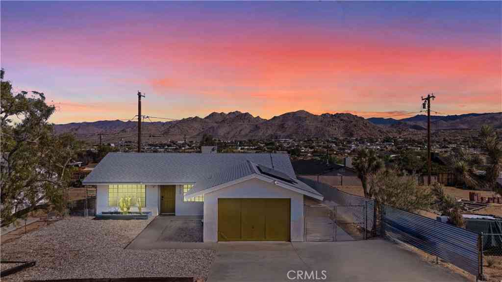 Homes For Sale - 6123 Scenic<br/> San Bernardino County, Joshua Tree, CA 92252