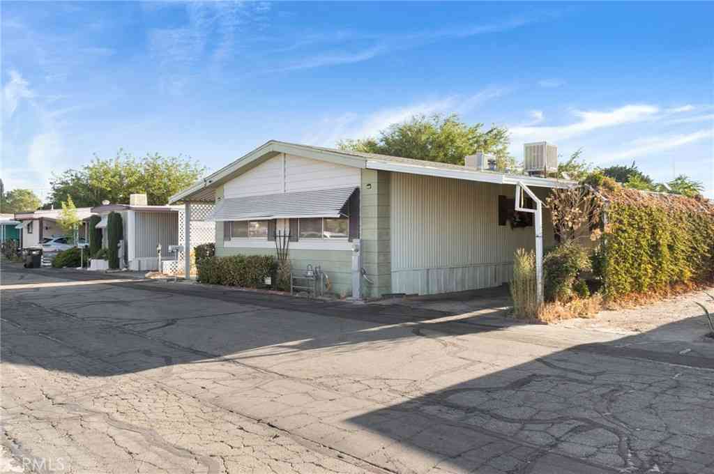 Mobile Home For Sale - 3753 E Avenue I #62<br/> Los Angeles County, Lancaster, CA 93535