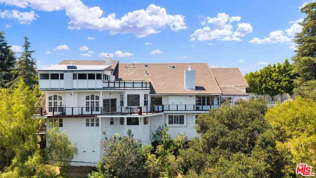 Homes For Sale - 2312 Kimridge Road<br/> Los Angeles County, Beverly Hills, CA 90210