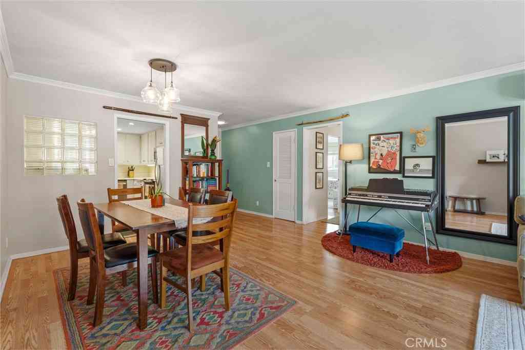 Condo For Sale - 401 W 5th Street #1A<br/> Long Beach, CA 90802