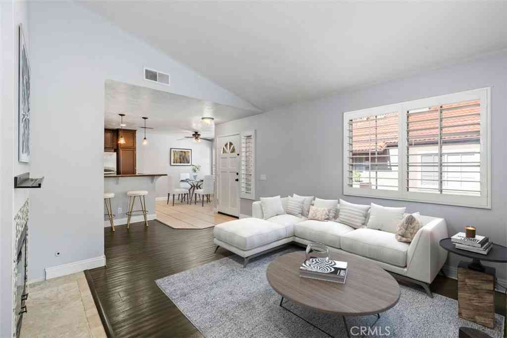 Condo For Sale - 21227 Camelia #18<br/> Lake Forest, CA 92630