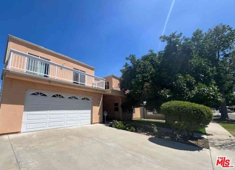 Homes For Sale - 17355 Lemac Street<br/> Los Angeles County, Northridge, CA 91325