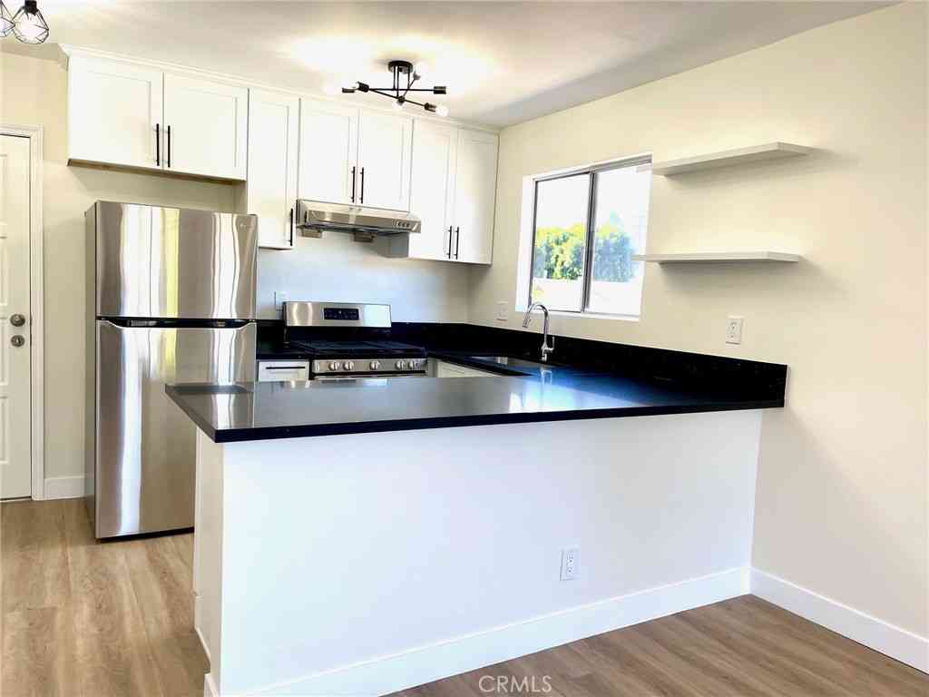 Multifamily For Rent - 2728 Crestmoore #3<br/> Los Angeles County, Los Angeles, CA 90065