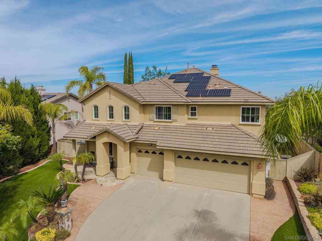 Homes For Sale - 10562 Aspen Gln<br/> San Diego County, Escondido, CA 92026