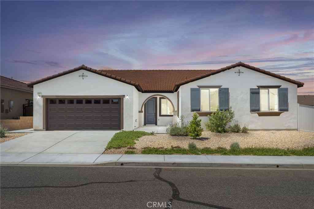 Homes For Sale - 8534 Stockton Avenue<br/> San Bernardino County, Hesperia, CA 92344