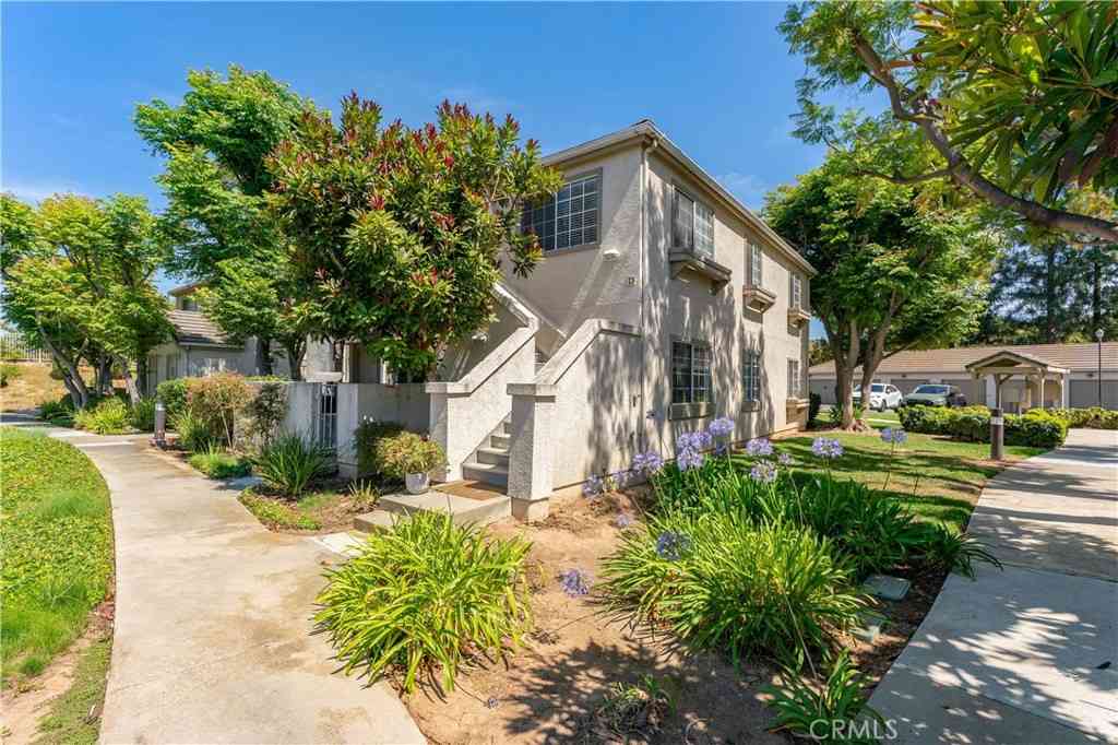Condo For Sale - 1245 Fitzgerald Road #D<br/> Simi Valley, CA 93065