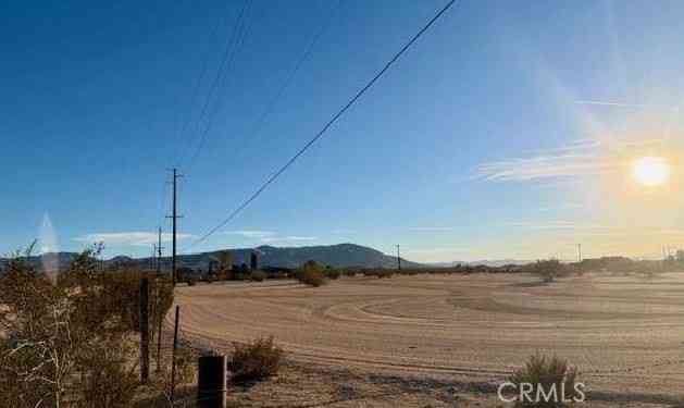 Homes For Sale - 23585 Bear Valley<br/> San Bernardino County, Apple Valley, CA 92308