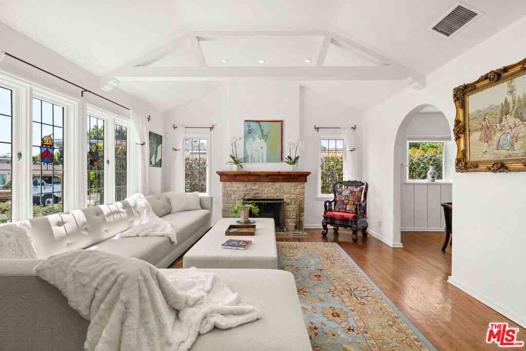 Homes For Sale - 7737 Norton Avenue<br/> Los Angeles County, West Hollywood, CA 90046