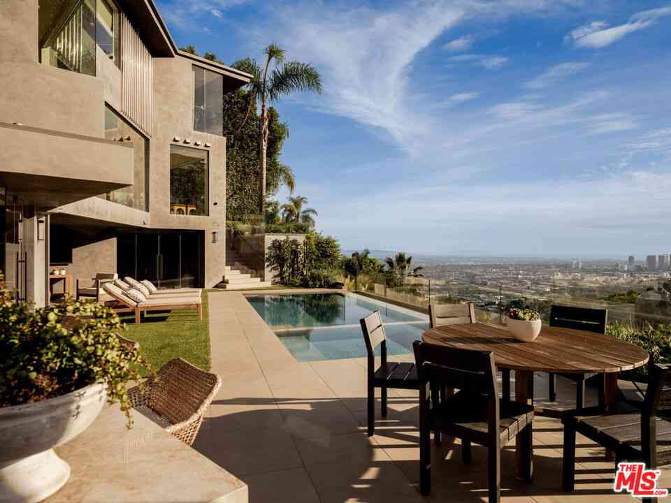 Homes For Sale - 1778 Viewmont Drive<br/> Los Angeles County, Los Angeles, CA 90069