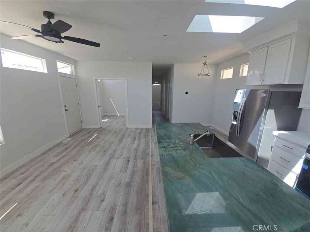 Mobile Home For Sale - 432 S Harbor Boulevard #1010<br/> Orange County, Santa Ana, CA 92704
