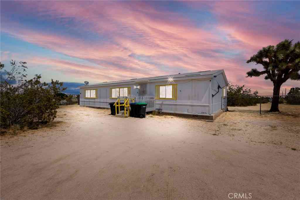 Mobile Home For Sale - 12837 Hacienda<br/> San Bernardino County, Phelan, CA 92371