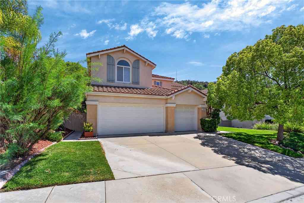 Homes For Sale - 21012 Oakriver<br/> Newhall, CA 91321