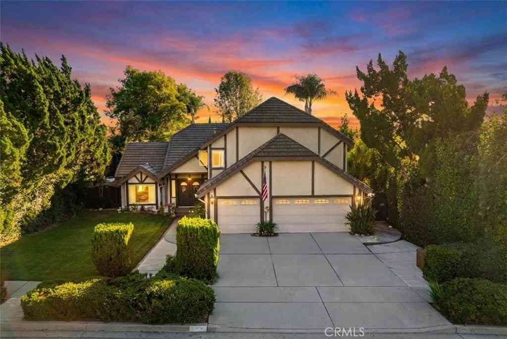 Homes For Sale - 176 E Blue Mountain<br/> Los Angeles County, Claremont, CA 91711