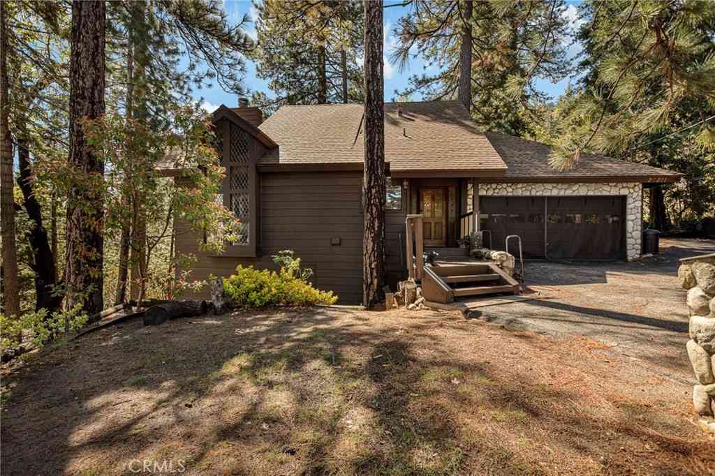 Homes For Sale - 26211 Spyglass<br/> San Bernardino County, Lake Arrowhead, CA 92352