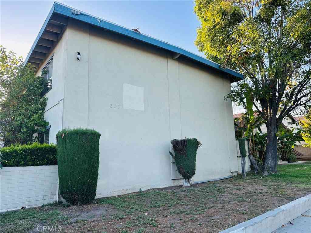 Apartment For Rent - 607 N Dalton Avenue #1<br/> Los Angeles County, Azusa, CA 91702