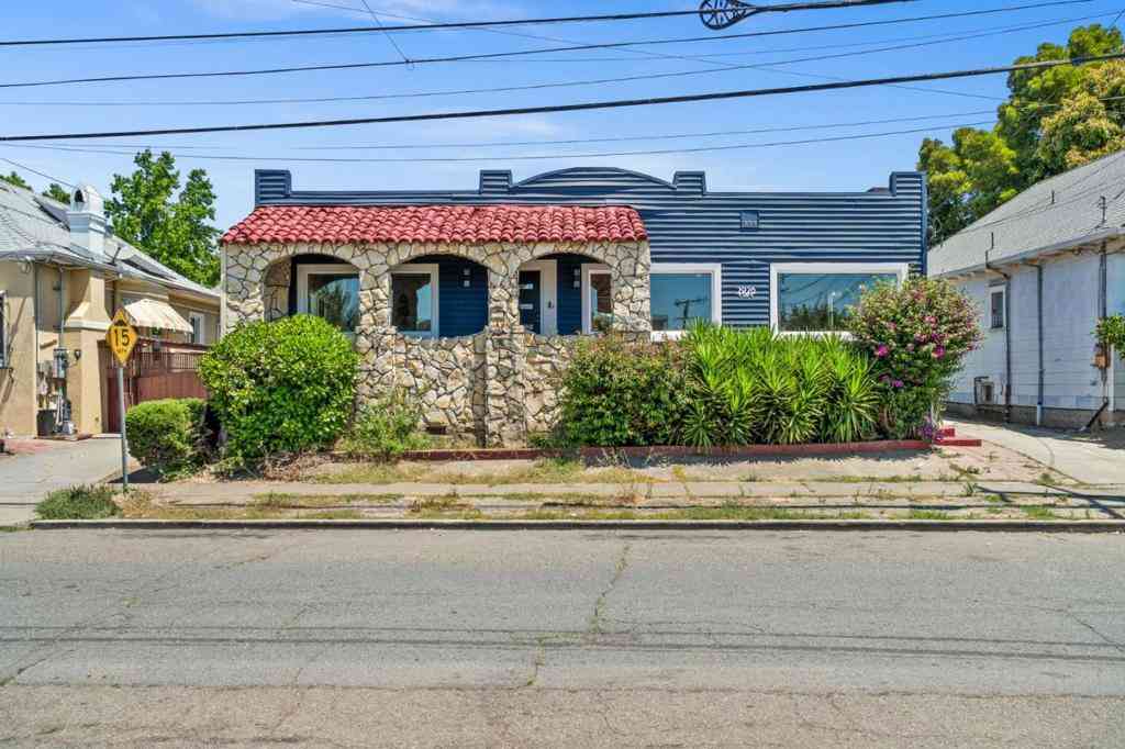 Homes For Sale - 2926 E 22nd Street<br/> Alameda County, Oakland, CA 94601