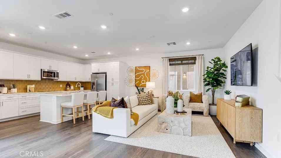 Condo For Sale - 1360 Thunderbolt Lane<br/> San Bernardino County, Rialto, CA 92376