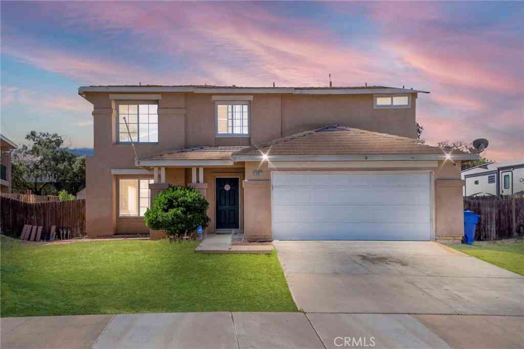 Homes For Sale - 13917 Clydesdale Run<br/> San Bernardino County, Victorville, CA 92394
