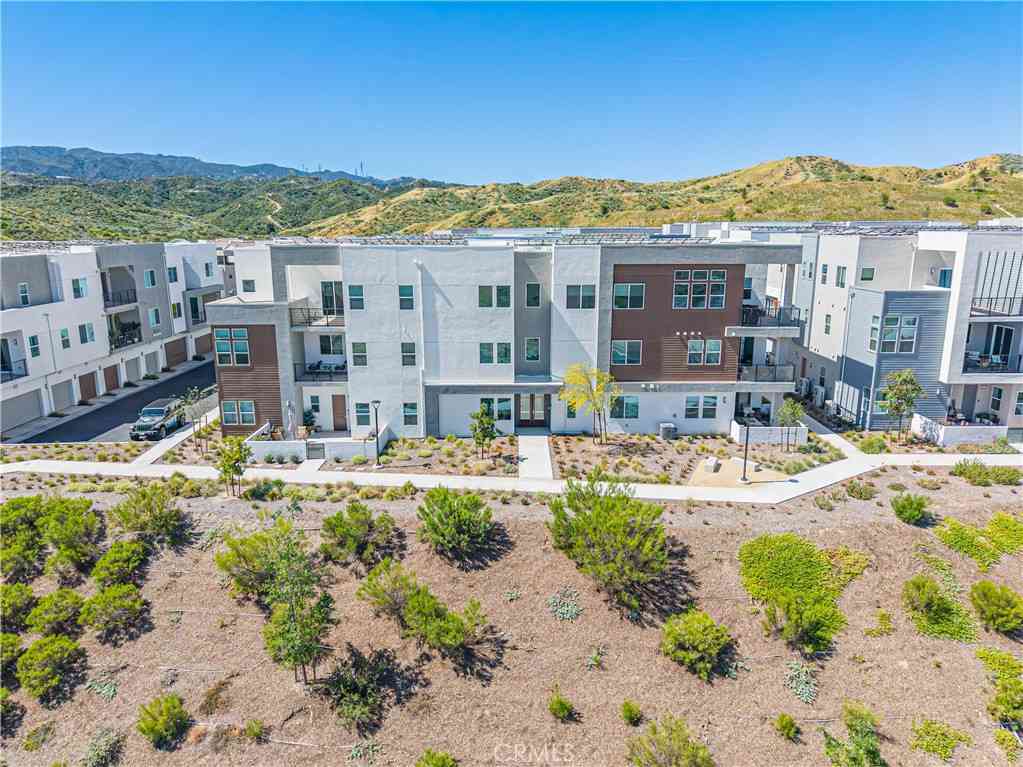 Condo For Sale - 27212 Diamond Peak Lane #203<br/> Los Angeles County, Valencia, CA 91381