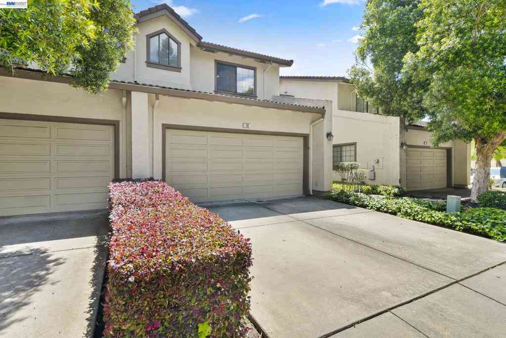 Townhouse For Sale - 18 Gazania Ter<br/> Alameda County, Fremont, CA 94536