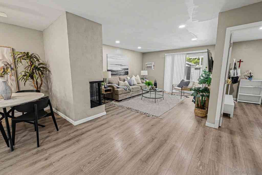 Condo For Sale - 818 E Washington #C<br/> San Diego County, Escondido, CA 92025