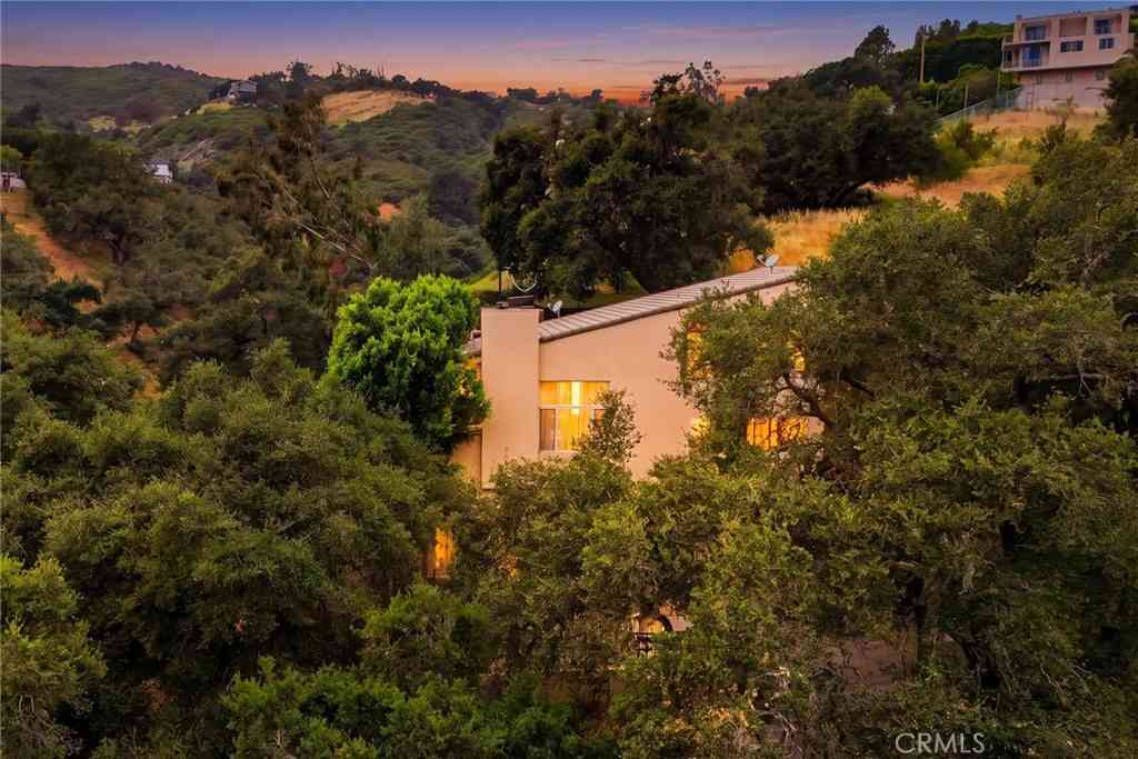 Homes For Sale - 4077 Escondido<br/> Los Angeles County, Malibu, CA 90265
