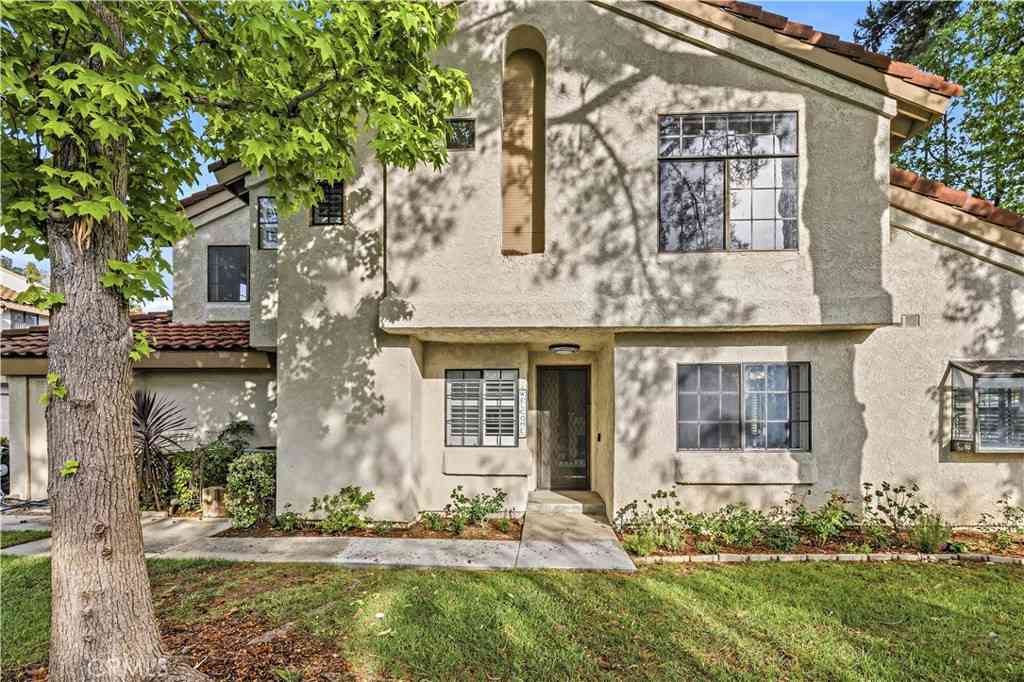 Condo For Sale - 1400 Bodega Way #1<br/> Los Angeles County, Diamond Bar, CA 91765