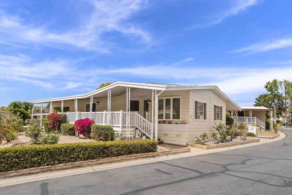 Mobile Home For Sale - 15420 Olde Highway 80 #258<br/> San Diego County, El Cajon, CA 92021