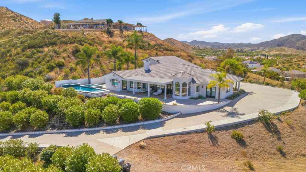 Homes For Sale - 30931 Blackhorse<br/> Canyon Lake, CA 92587