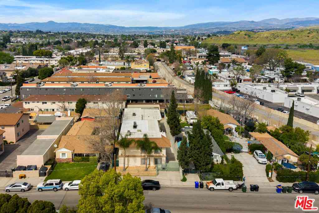 Homes For Sale - 22607 14th Street<br/> Los Angeles County, Newhall, CA 91321