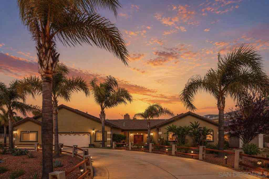 Homes For Sale - 1804 Vista De La Montana<br/> San Diego County, El Cajon, CA 92019