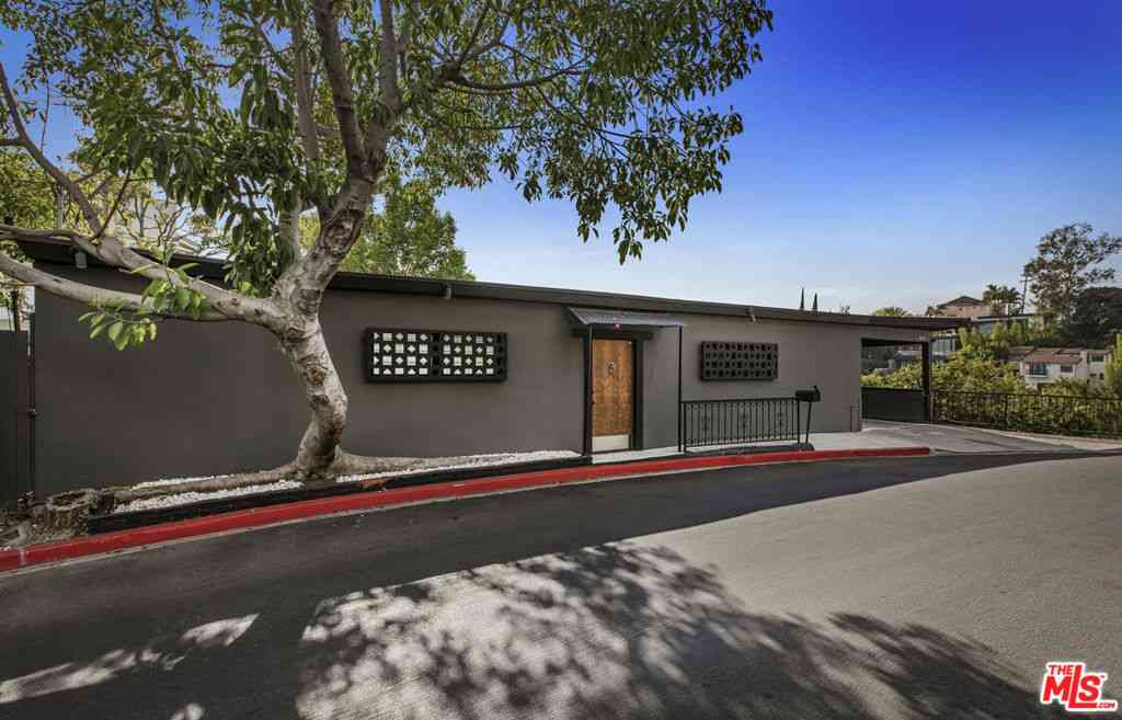 Homes For Sale - 8410 Hollywood Boulevard<br/> Los Angeles County, Los Angeles, CA 90069