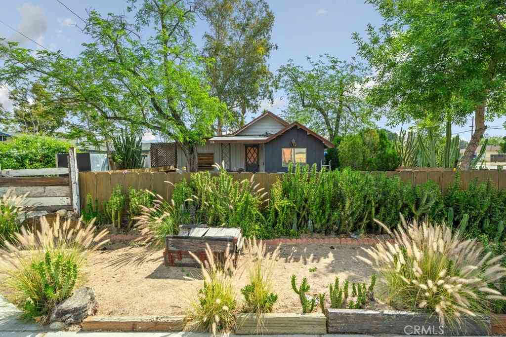 Homes For Sale - 7591 Cunningham<br/> San Bernardino County, Highland, CA 92346