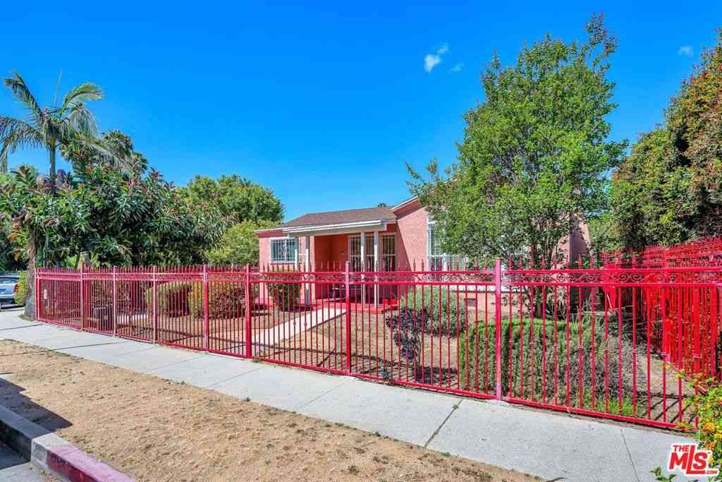 Homes For Sale - 2345 S Garth Avenue<br/> Los Angeles County, Los Angeles, CA 90034