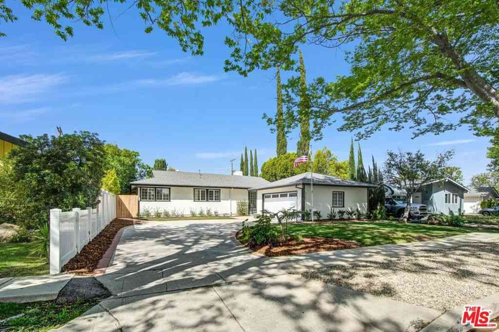 Homes For Sale - 22157 Archwood Street<br/> Los Angeles County, Woodland Hills, CA 91303