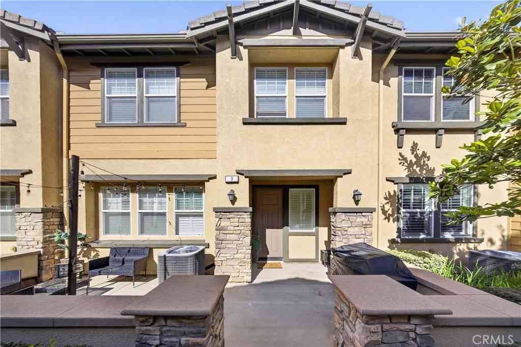 Townhouse For Sale - 16001 BLDG 2/9 Chase Rd<br/> San Bernardino County, Fontana, CA 92336
