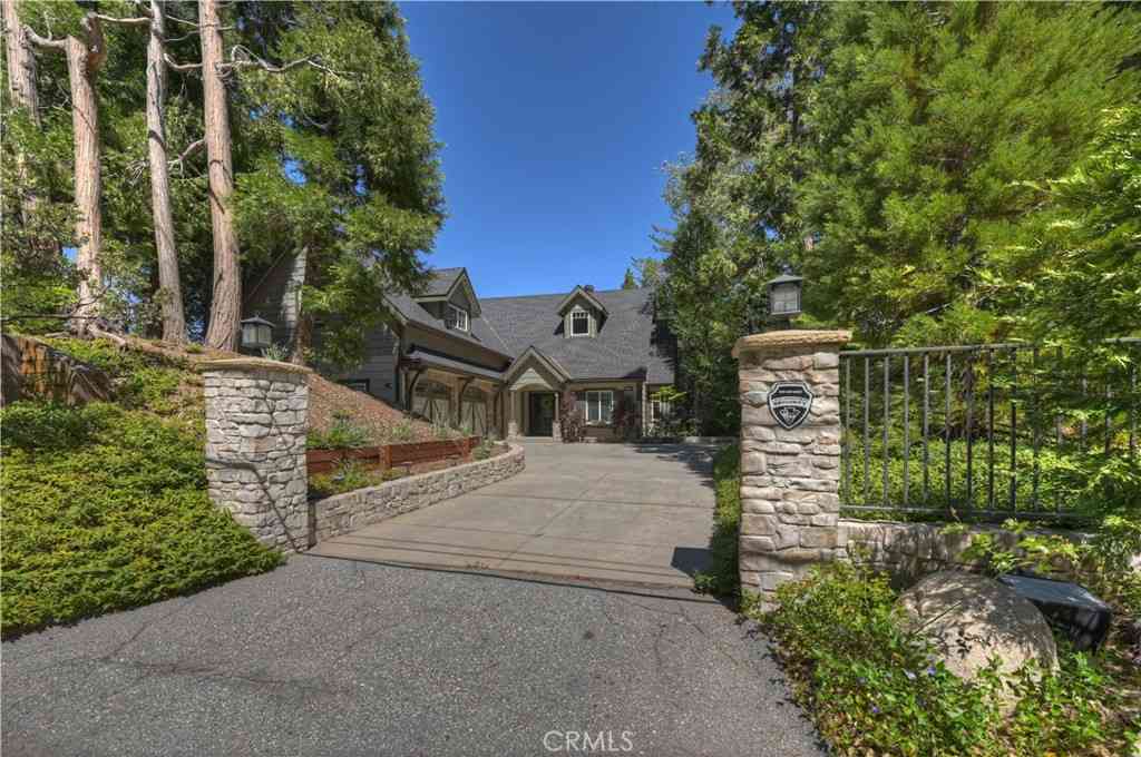 Homes For Sale - 757 Nadelhorn Drive<br/> San Bernardino County, Lake Arrowhead, CA 92352