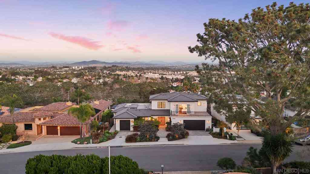 Homes For Sale - 13995 Mira Montana Dr<br/> San Diego County, Del Mar, CA 92014