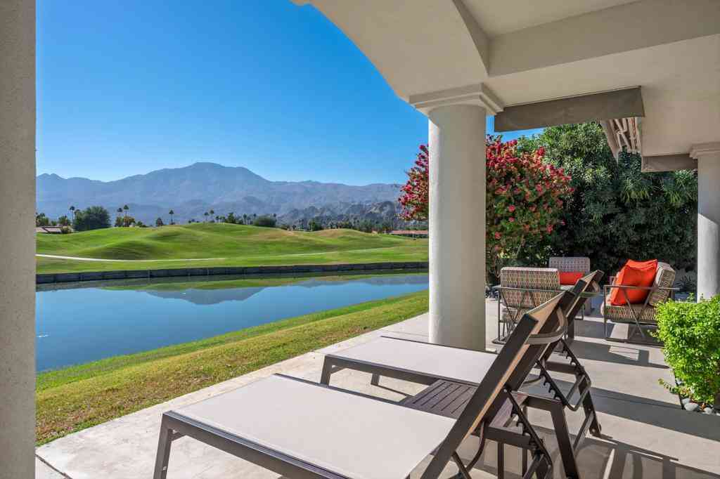 Condo For Sale - 54672 Inverness Way<br/> La Quinta, CA 92253
