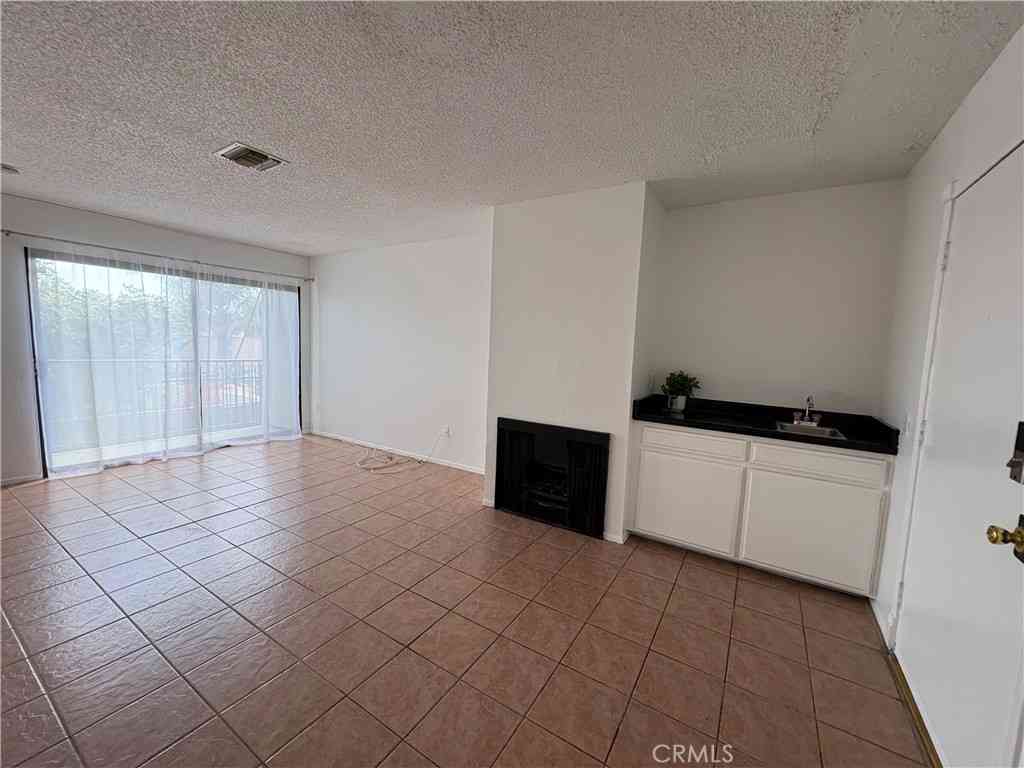 Condo For Sale - 9047 Langdon Avenue #38<br/> Los Angeles County, North Hills, CA 91343