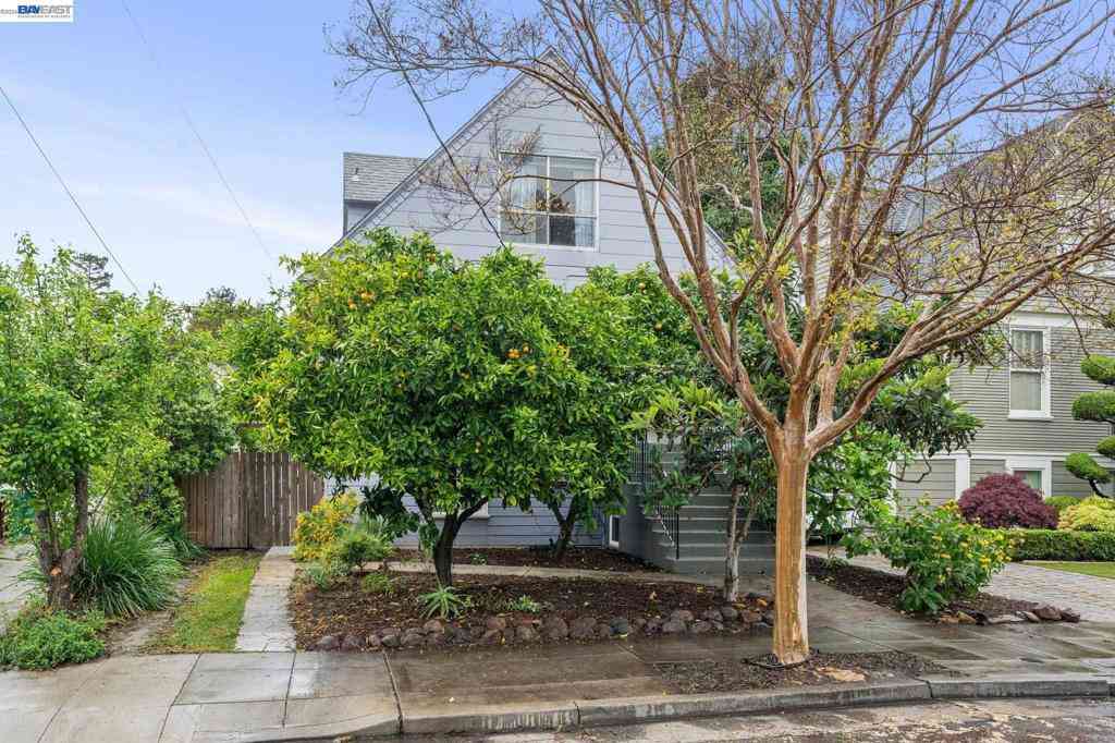 Homes For Sale - 5227 Locksley Avenue<br/> Oakland, CA 94618