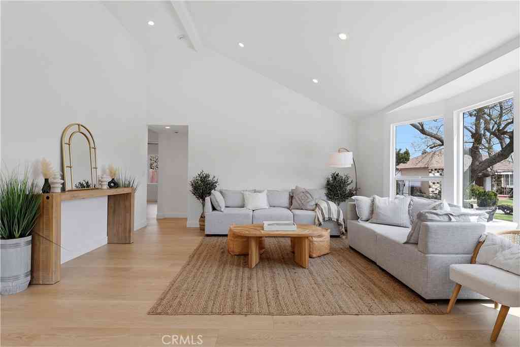 Homes For Sale - 1100 E 124th<br/> Los Angeles County, Los Angeles, CA 90059