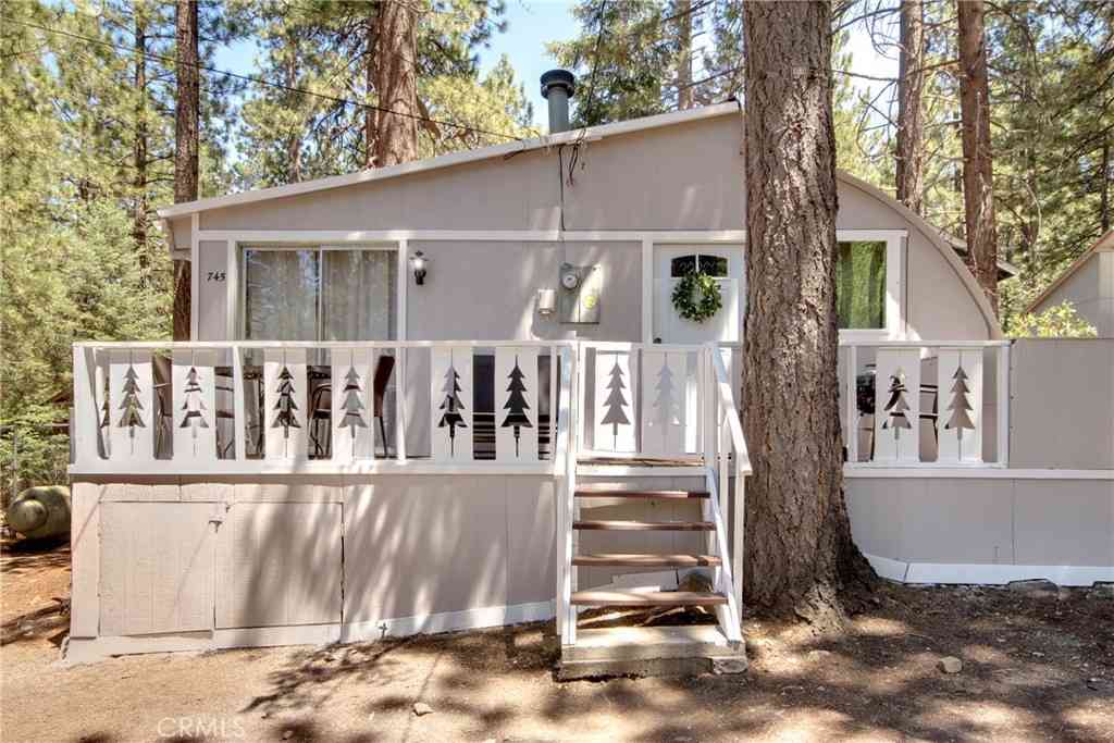 Homes For Sale - 745 Eureka Drive<br/> San Bernardino County, Big Bear Lake, CA 92315