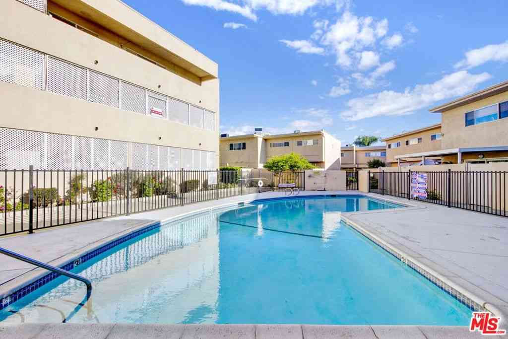 Condo For Sale - 6330 Morse Avenue<br/> Los Angeles County, North Hollywood, CA 91606