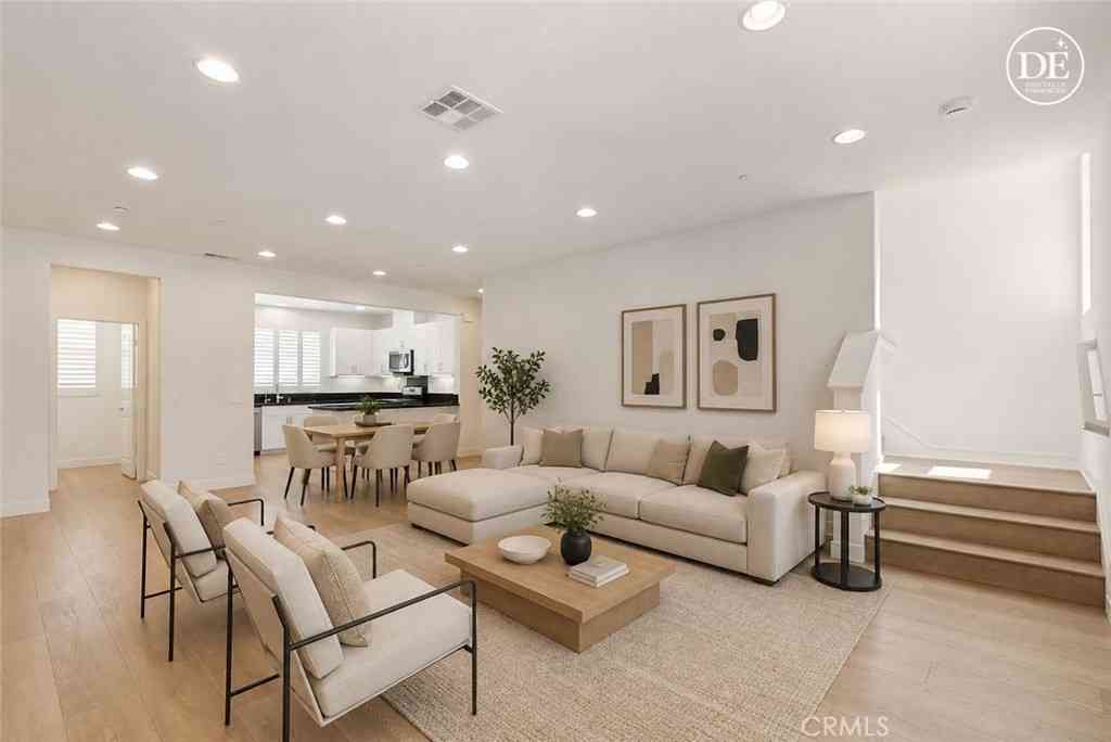 Townhouse For Sale - 5750 Acacia<br/> Los Angeles County, Lakewood, CA 90712